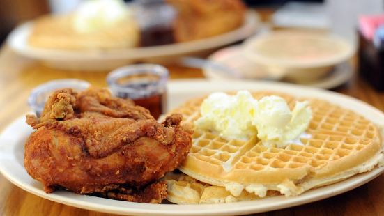 Roscoe's House of Chicken & Waffles (West Los Angeles)