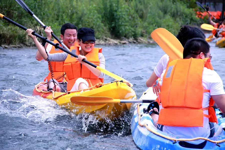 Anji Huangpu River Rafting