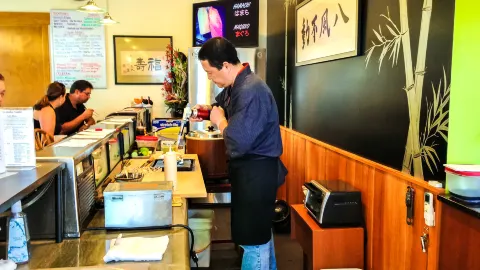 Takenoko Sushi Llc in 힐로
