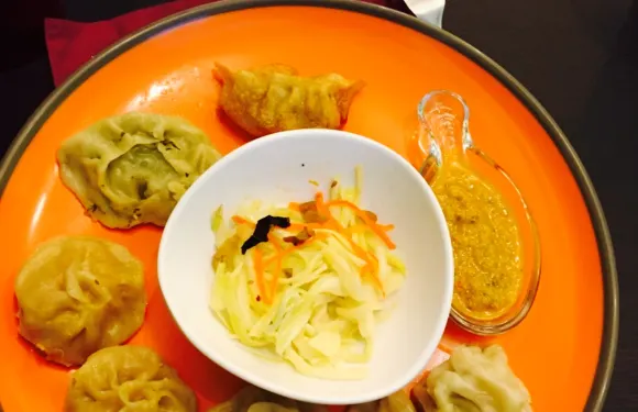 Momos Tibetains