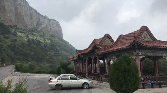 原生态的太行山风光，站在板山观景台上，一览太行群山环绕，蔚为