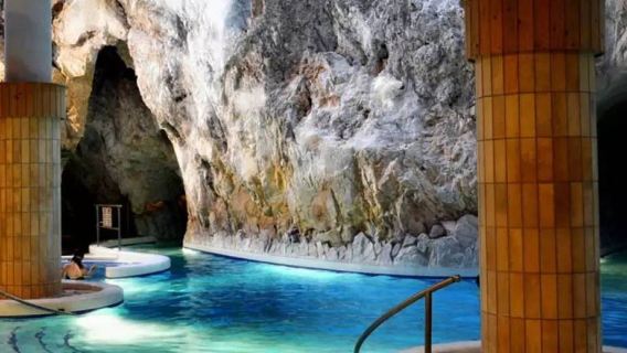 Services de traduction, guide, voiture avec chauffeur, photographe accompagnateur, accompagnement professionnel, assistance médicale, conseils de voyage et personnalisation dans toute la Hongrie