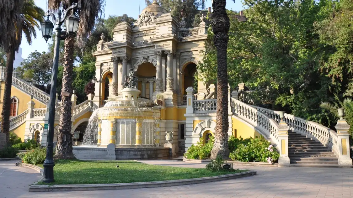 Hotels near Santa Lucía Hill