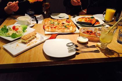 必胜客(余姚华联店)