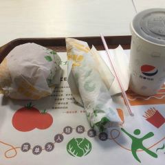 华莱士·全鸡汉堡(甘蔗八一店) 여행 사진