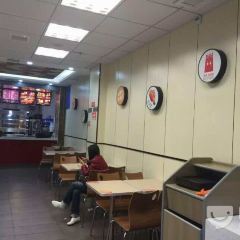 华莱士·全鸡汉堡(进贤二中店) User Photo