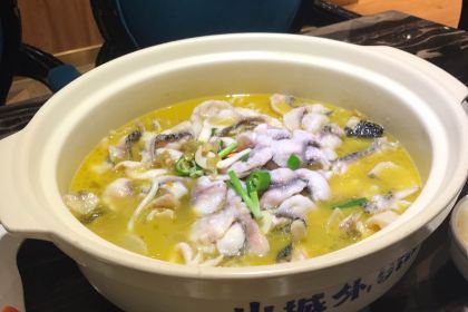 山城外·非遗酸菜鱼(东兴万达店)