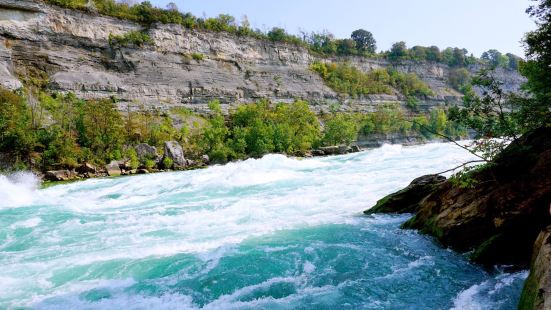 是包含在niagara pass內可遊覽的一處景點，就是在瀑