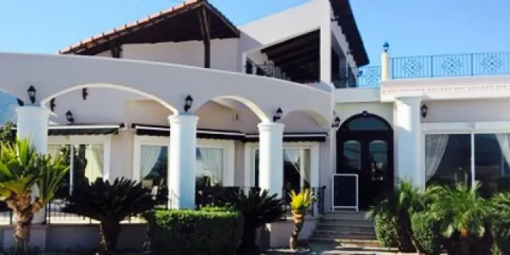 Blakes Lounge Bar & Bistro