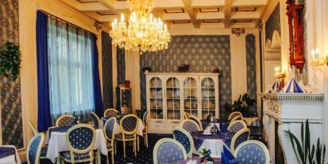 Modry salonek hotelu Zamecek