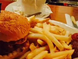 Stones Pub & Eatery