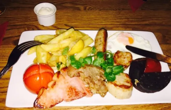 Greyhound Country Inn