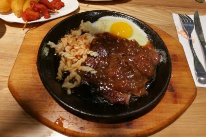 歐諾拉牛排自助百匯(金鷹店)