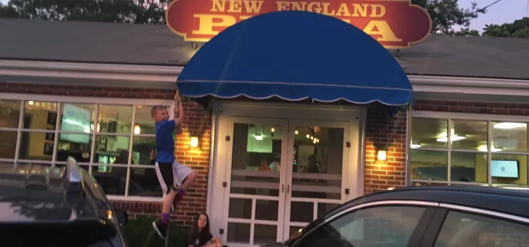 New England Pizza House