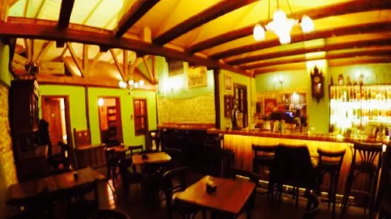 Fidel Art Cafe Bar