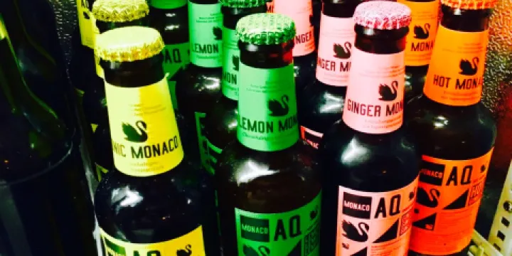 café alte löwenapotheke