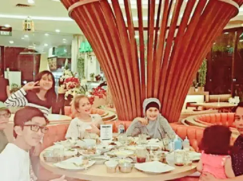 Bhinneka Padang Restaurant