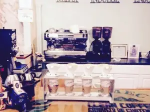 The Coffee Bouteaque