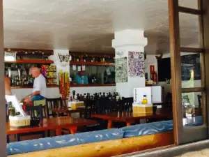 Mariposa Bar