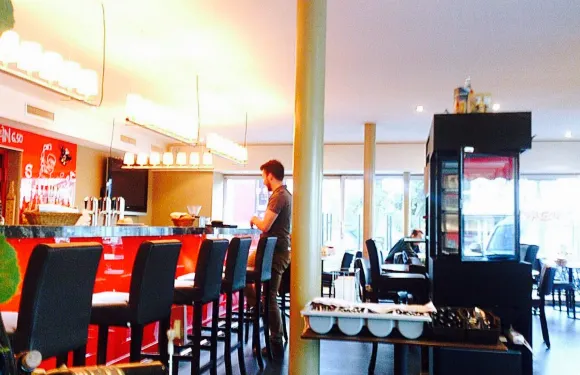 Kiora Restaurant & Bar