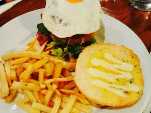 Kelly's Bar & Kitchen