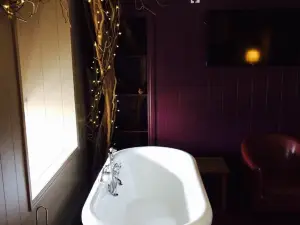 No. 1 Hotel and Wine Lounge