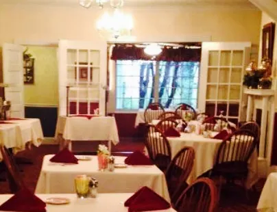 The Red Rocker Inn Restaurant