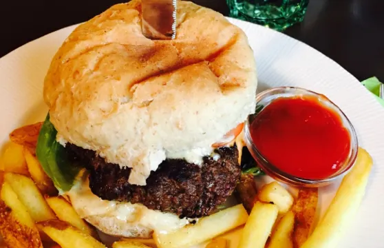 Iloisen Pässin Maalaispuoti