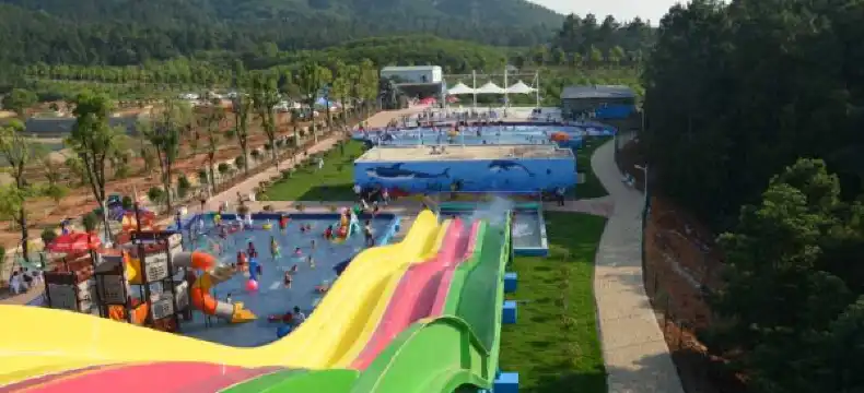Hotels in De'an