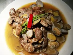 Tie Ge Bi ( Yue Hu Sheng Yuan )