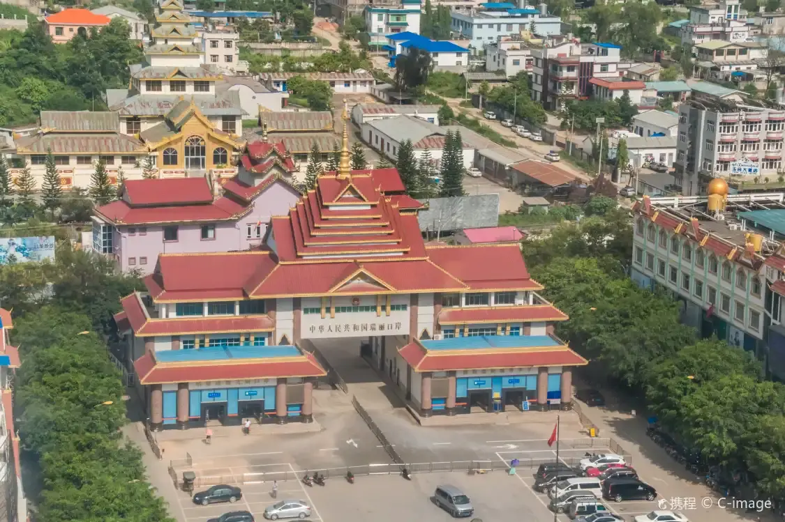 Hotels near Jiegao Port