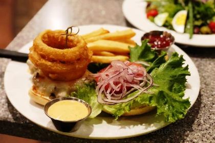 Pineapples Island Fresh Cuisine