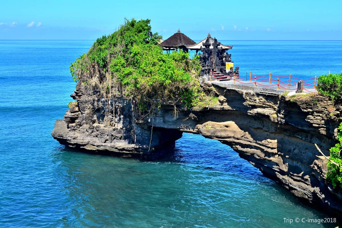 8. Tempat Hits di Bali-Tanah Lot