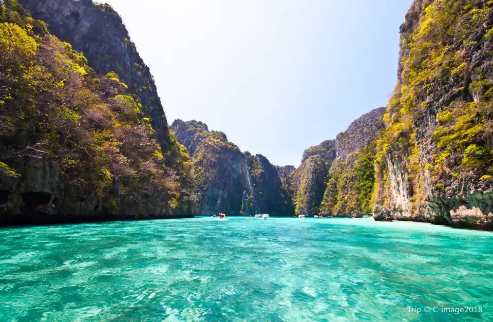 4_Phi Phi Islands