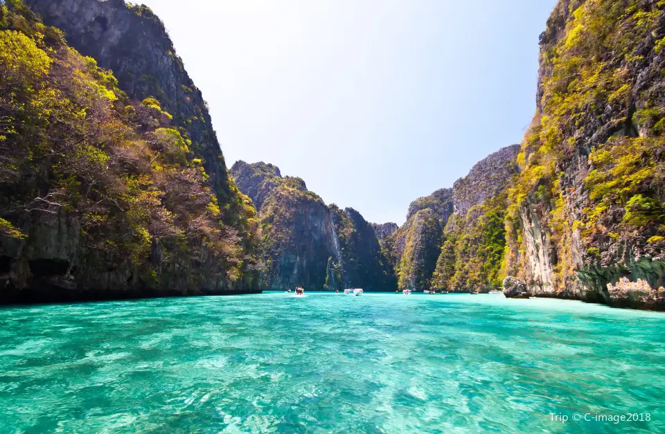4_Phi Phi Islands
