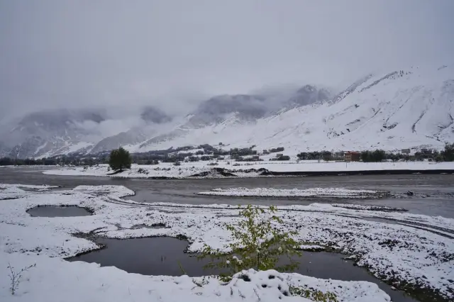 Sea of Clouds in Kangding