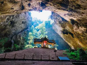 Grotte de Phraya Nakhon