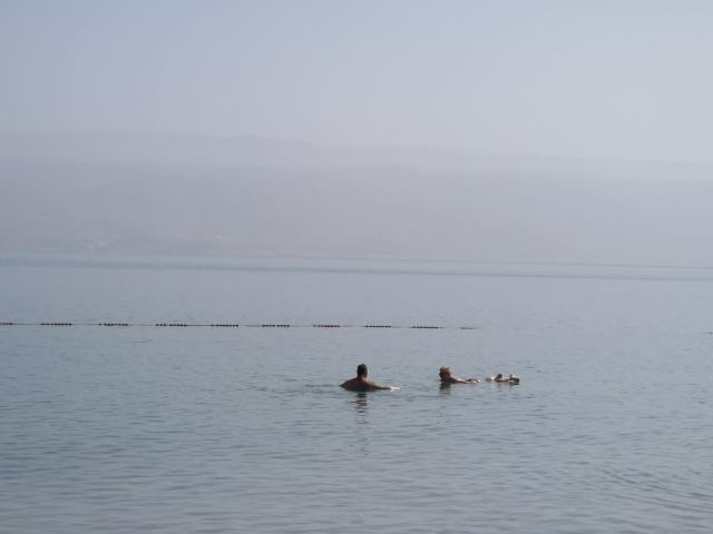 死海
