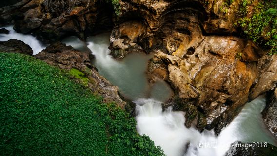 All-inclusive Kunming Jiuxiang + Stone Forest Day Trip [Multiple Packages Available | Selected 8-Person Group with Door-to-Door Pickup]
