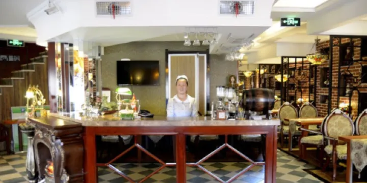 阿波羅西餐廳(步行街店)