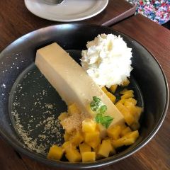 Tree Tales Cafe Pattaya User Photo