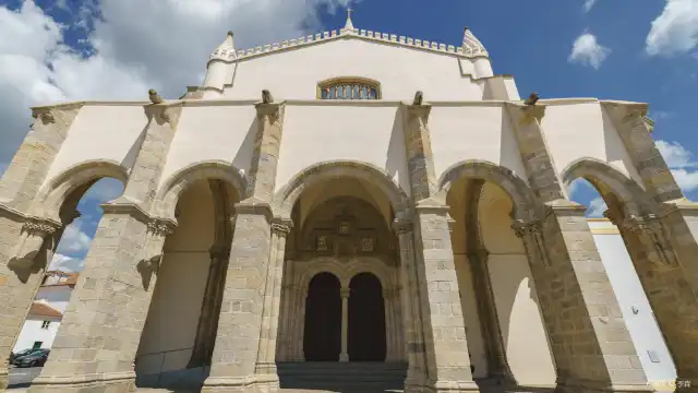 Hotels near Chapel of Bones (Évora)