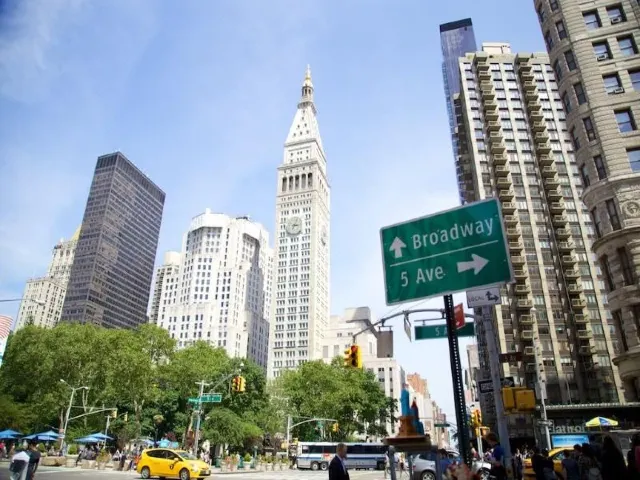 Top 24 Manhattan Hotels: from Budget to Luxury