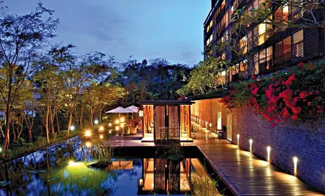 A Practical Strategy for Visiting Sun Moon Lake