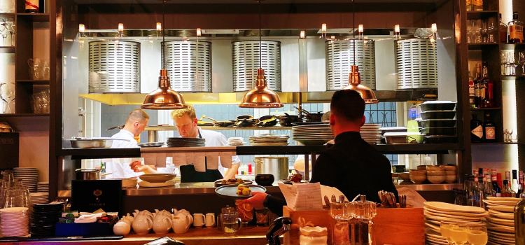 N31restaurant&bar by Robert Sowa
