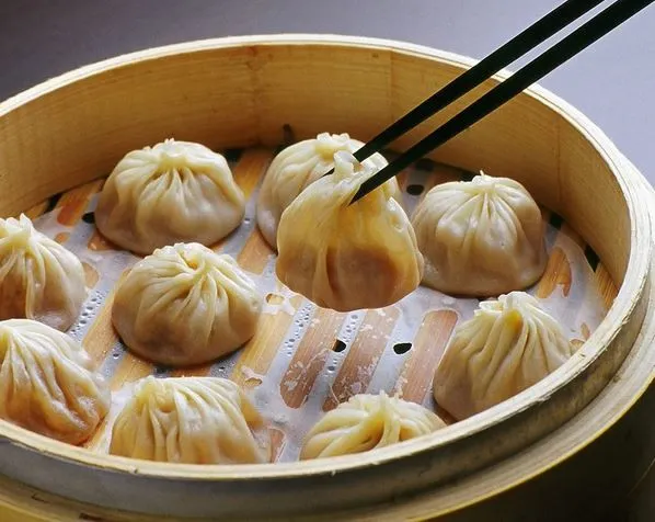 Traditional Shanghai Street Food: Shanghai Cuisine Bucket List 2024