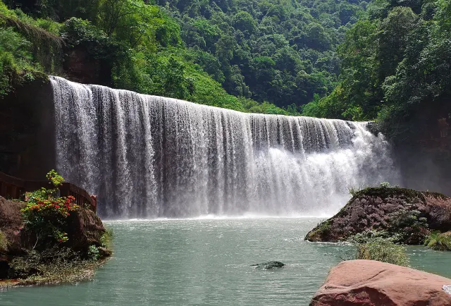 China's Top 10 Scenic Waterfalls