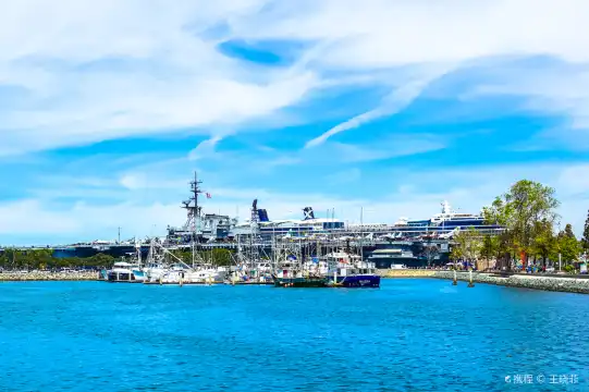 鄰近海港村的酒店