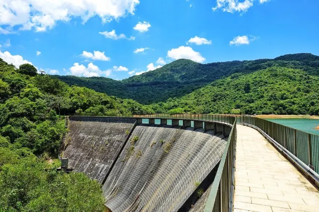 【行山路線推介🌄】6條香港初級簡易行山徑，✅靚景✅3小時✅新手