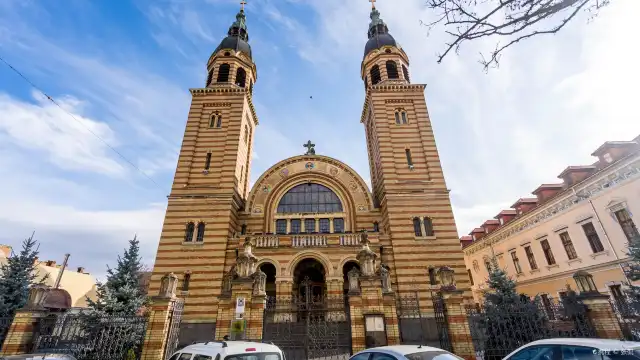 โรงแรมใกล้"Holy Trinity" Orthodox Cathedral